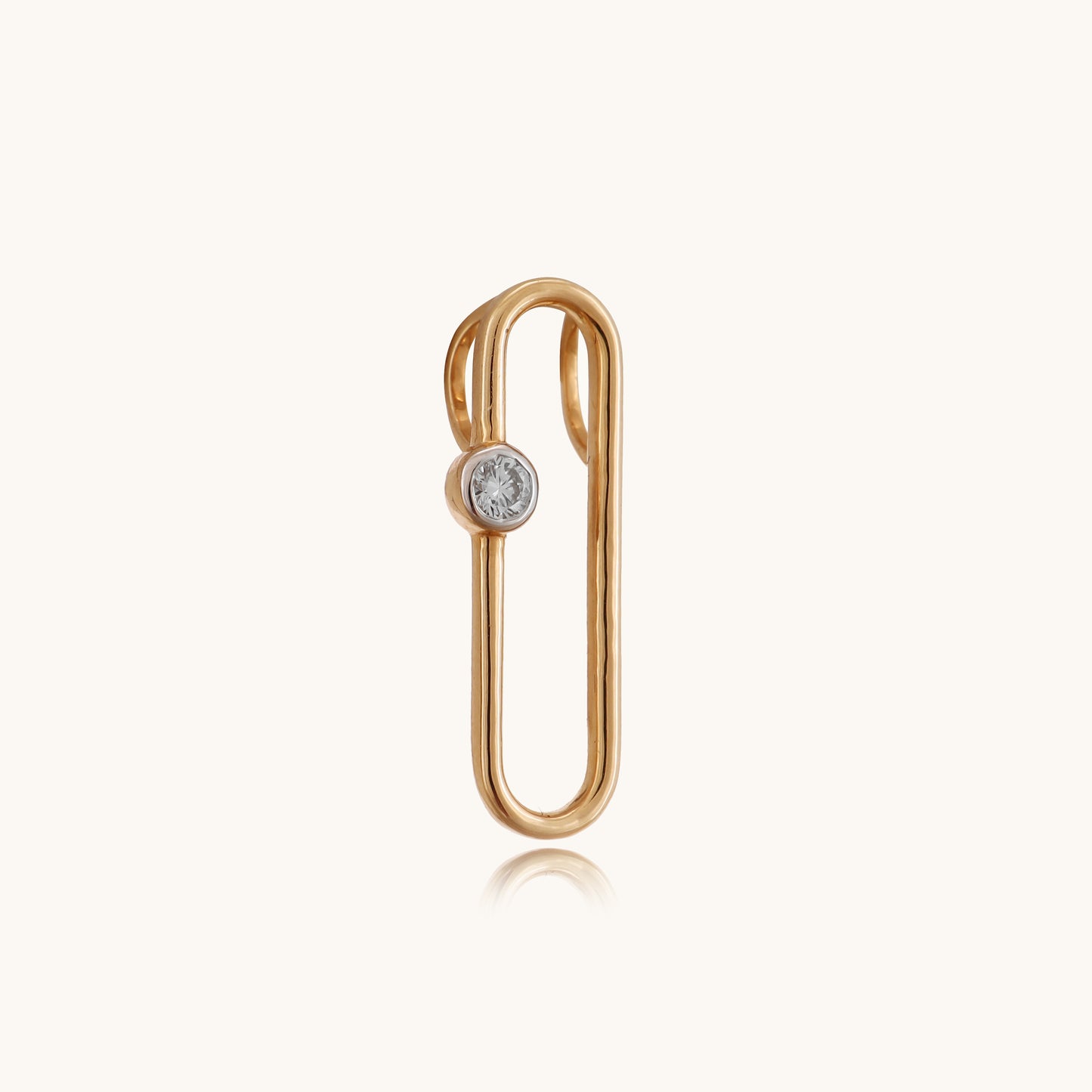 Illuminate your everyday attire with our elegant Pin diamond pendant, expertly crafted in 18kt gold and priced under 30,000. Versatile and chic, this delicate piece effortlessly enhances your workwear ensemble, adds a touch of refinement to your casual look, or infuses your everyday wear with subtle sparkle.