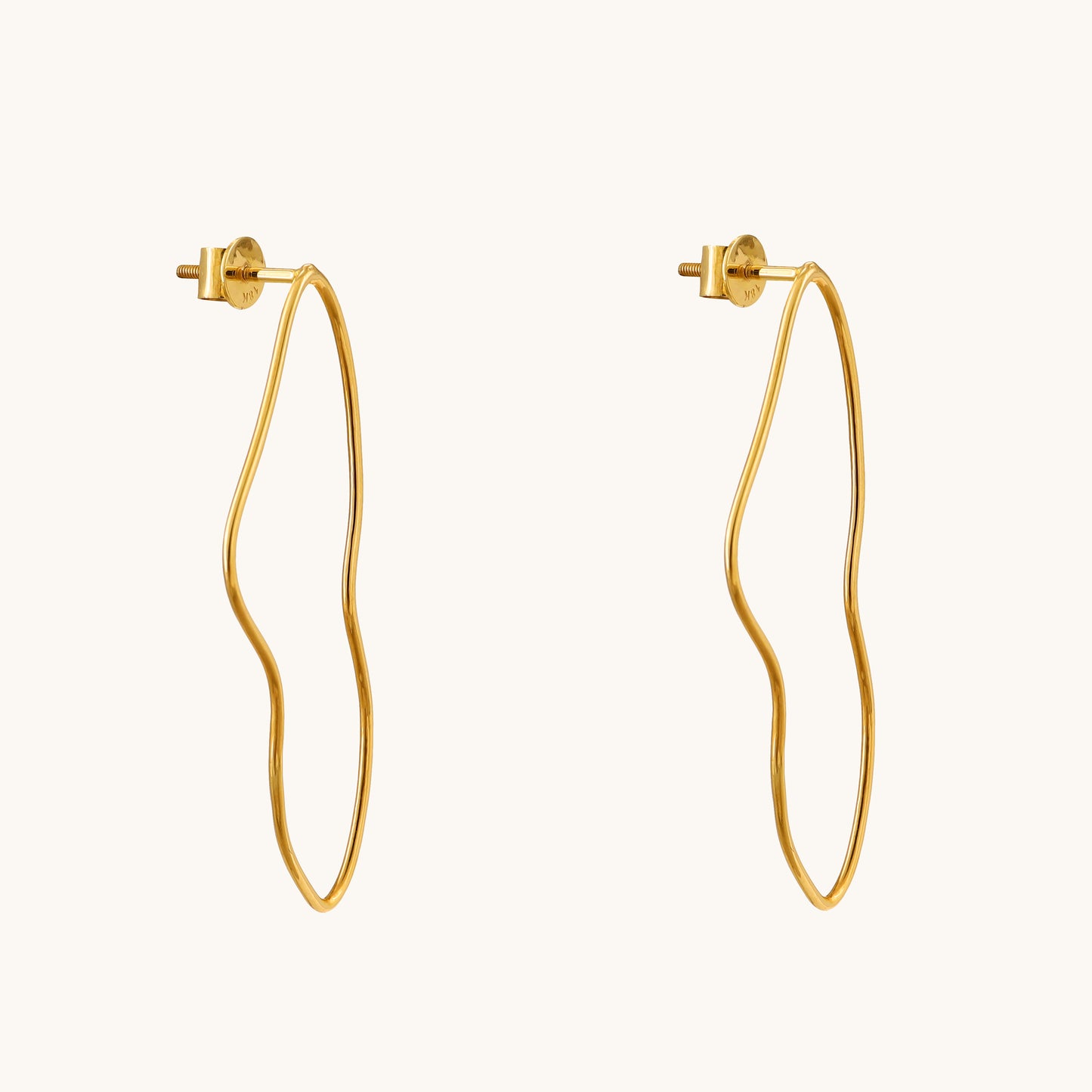 Swirl Gold Earring in 18kt gold, featuring Caratly Jewelry's luxury design and IGI-certified diamonds for everyday wear or special occasions under 30,000.