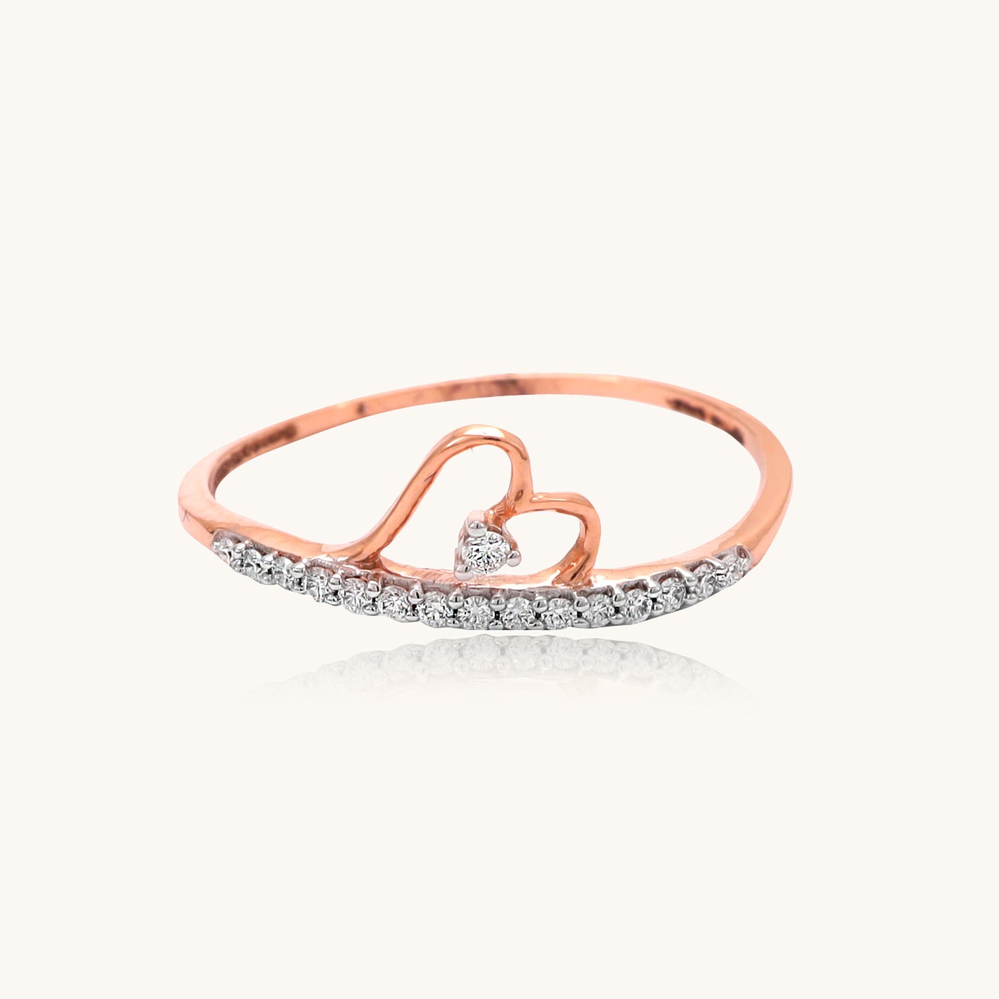 18kt gold Caratly Diamond Simplistic Ring featuring IGI-certified VVS diamonds; a perfect blend of elegance and everyday wear luxury under 15k.