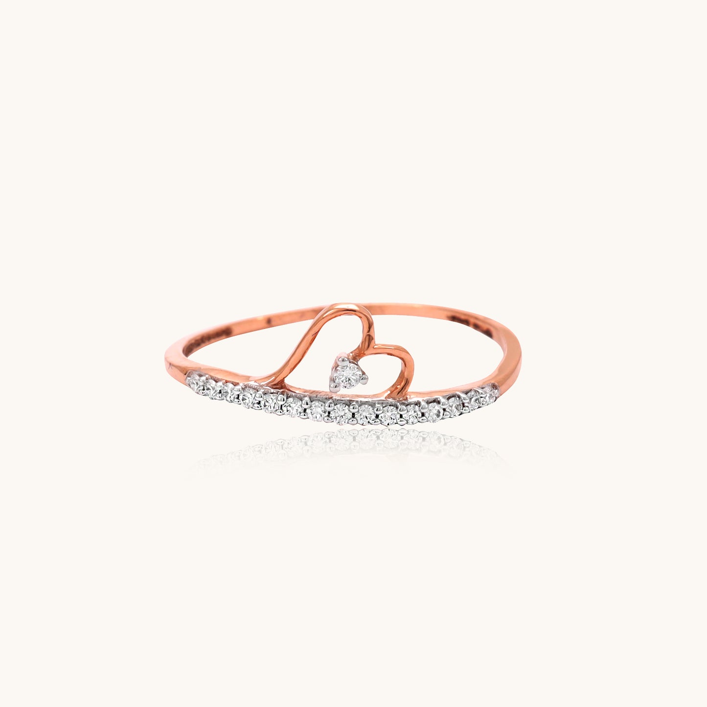 18kt gold Caratly Diamond Simplistic Ring featuring IGI-certified VVS diamonds; a perfect blend of elegance and everyday wear luxury under 15k.