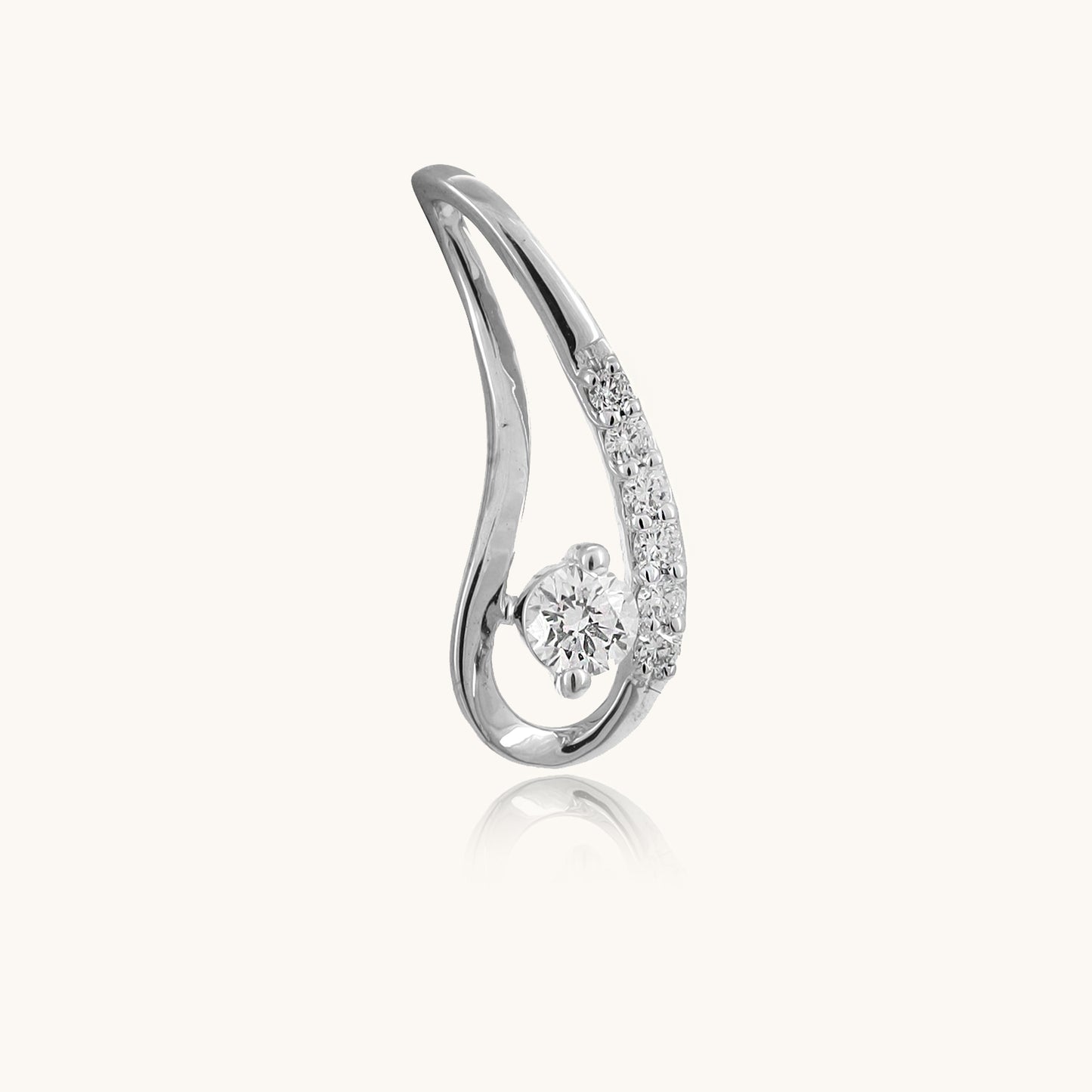 18kt gold Diamond Classy Pendant with IGI certified VVS diamond, perfect for everyday wear or as a luxury gift for her. Shop Caratly Jewelry online under Rs 15k.
