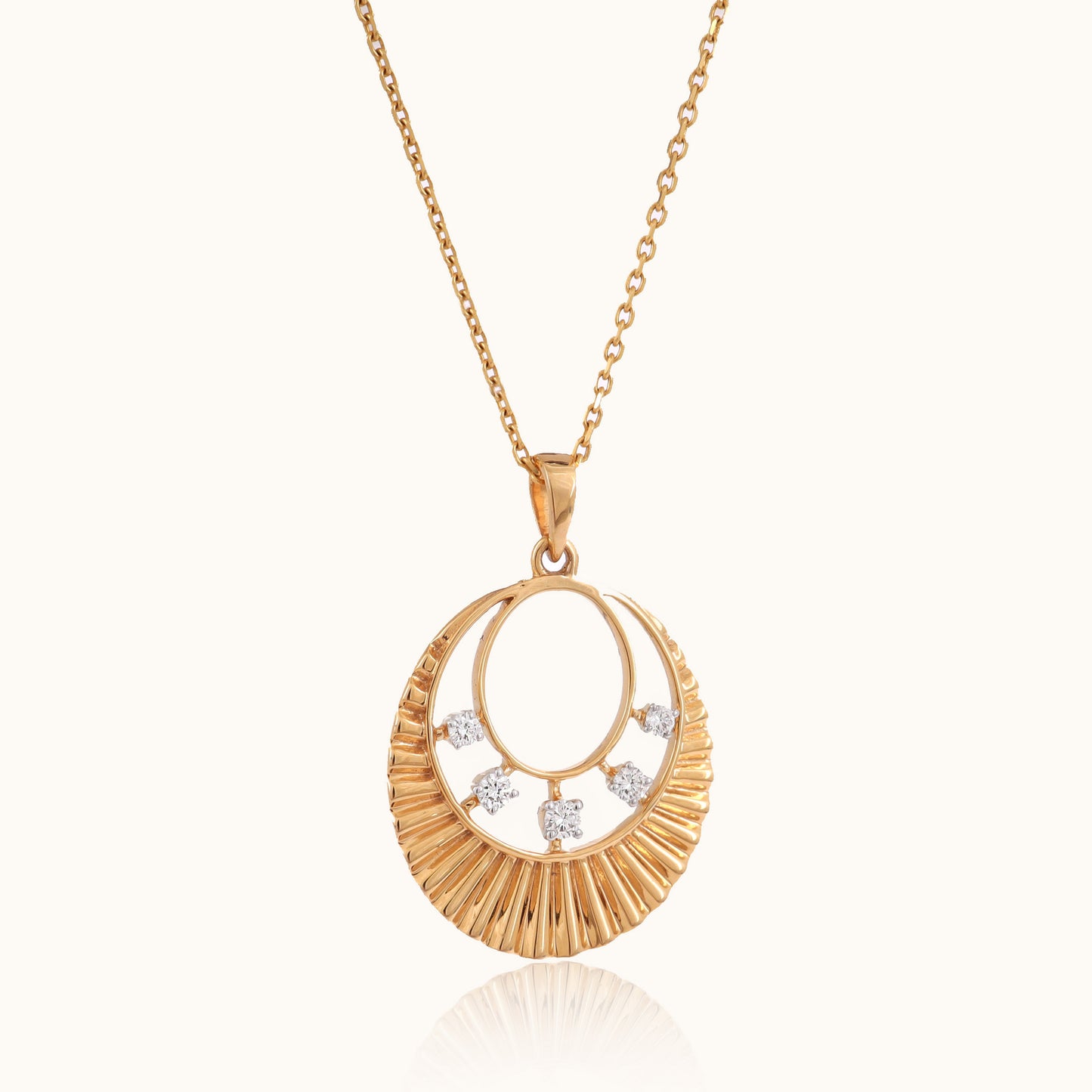 Caratly Moroccan Diamond Pendant in 18kt Gold with IGI certified VVS diamonds. Elegant and affordable luxury jewelry, perfect for gifting or everyday wear.