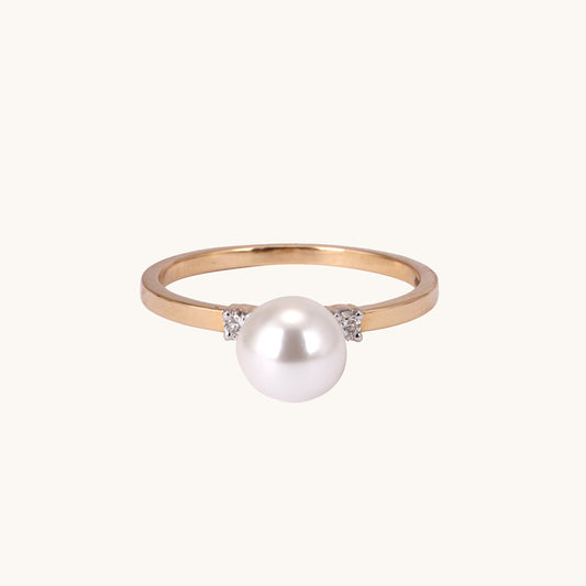 18kt gold Halo Pearl Ring with VVS-VH diamonds. Affordable luxury fine jewellery for women.