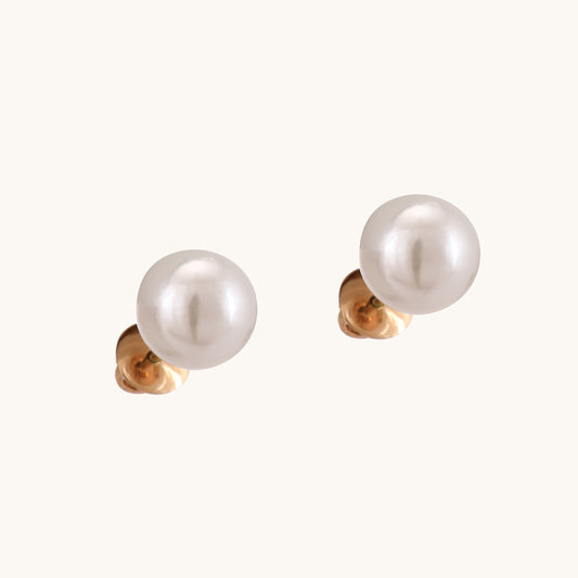 18kt gold pearl studs—timeless fine jewellery under ₹30,000 for everyday elegance.