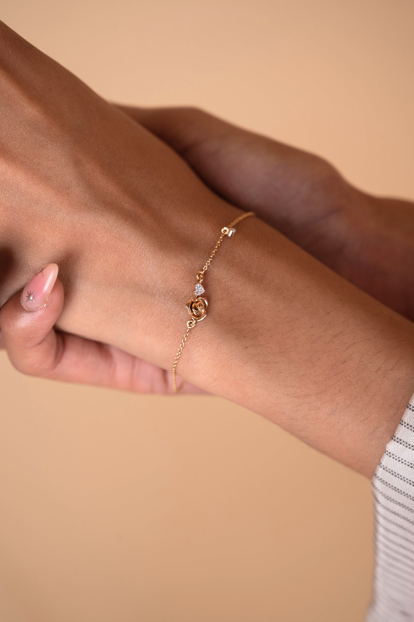 Blossom Heart Bracelet in 18kt gold featuring IGI-certified VVS diamonds, perfect for everyday wear or gifting. Affordable luxury jewelry under ₹20,000 by Caratly.