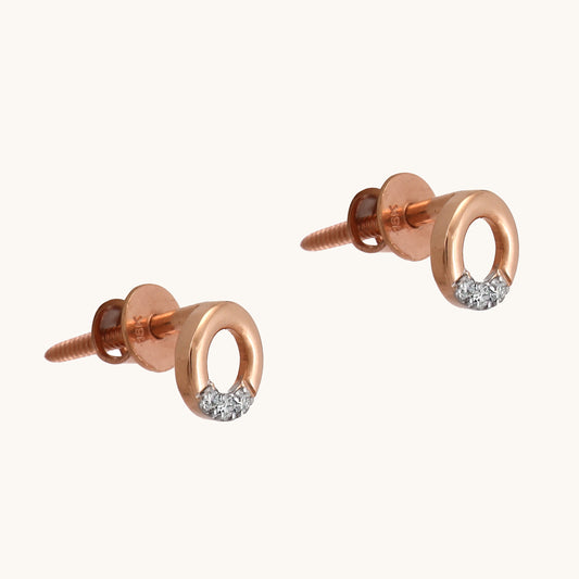 18kt gold minimalist diamond earrings with VVS-VH diamonds. Affordable fine jewellery for women.
