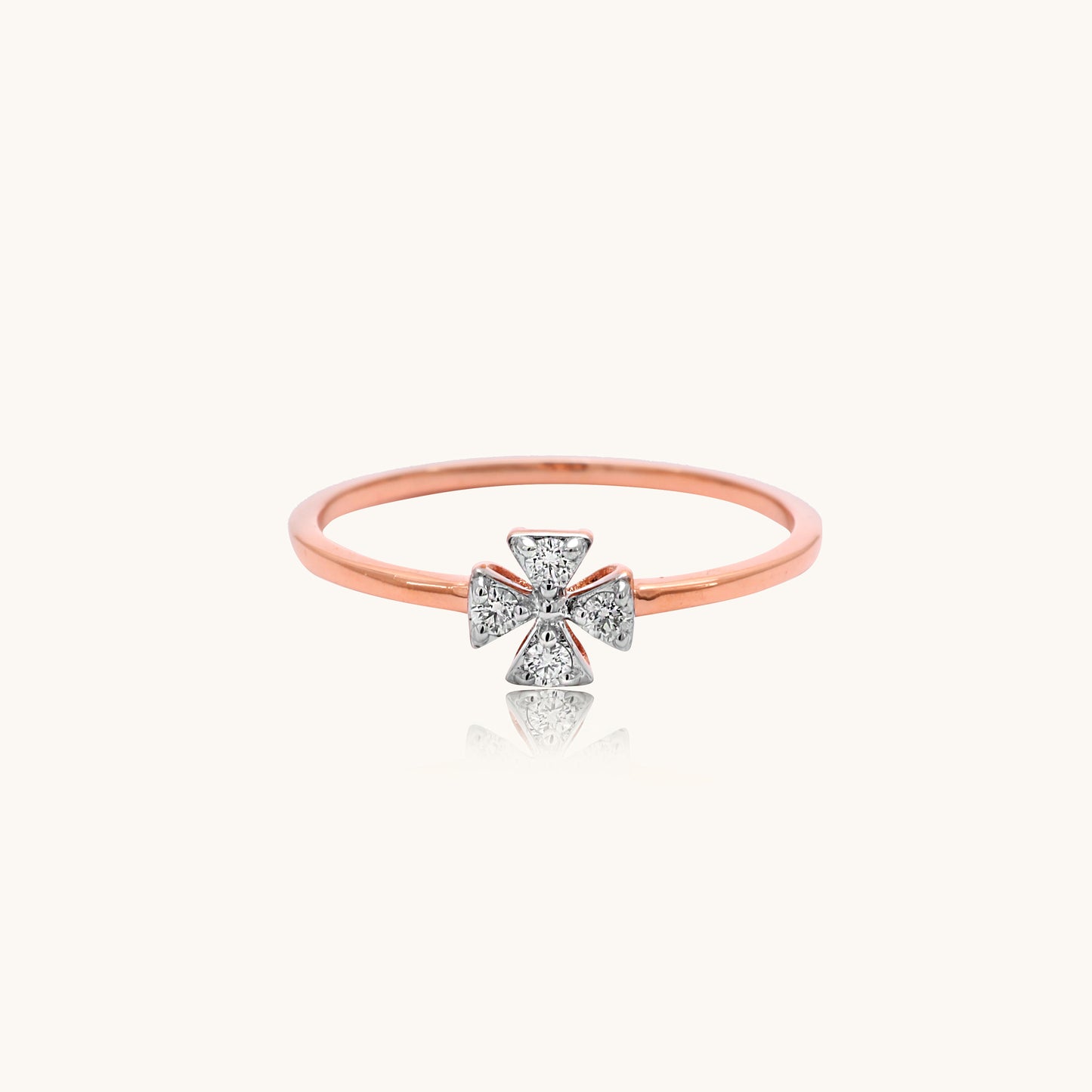 Caratly Dunes Diamond Ring in 18kt gold with IGI certified VVS diamonds, perfect for luxury gifts and everyday wear under Rs. 15k.