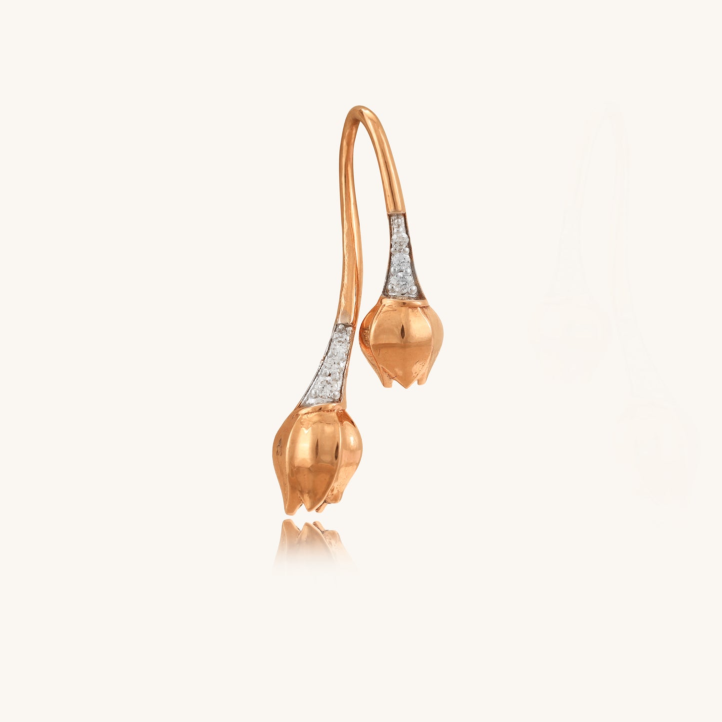 Elegant 18kt Gold Flower Diamond Pendant, Perfect Everyday Wear Jewellery for Her. Affordable Diamond Pendant for Workwear, Gifting Ideas, and Daily Use for women from our collection under 30,000.