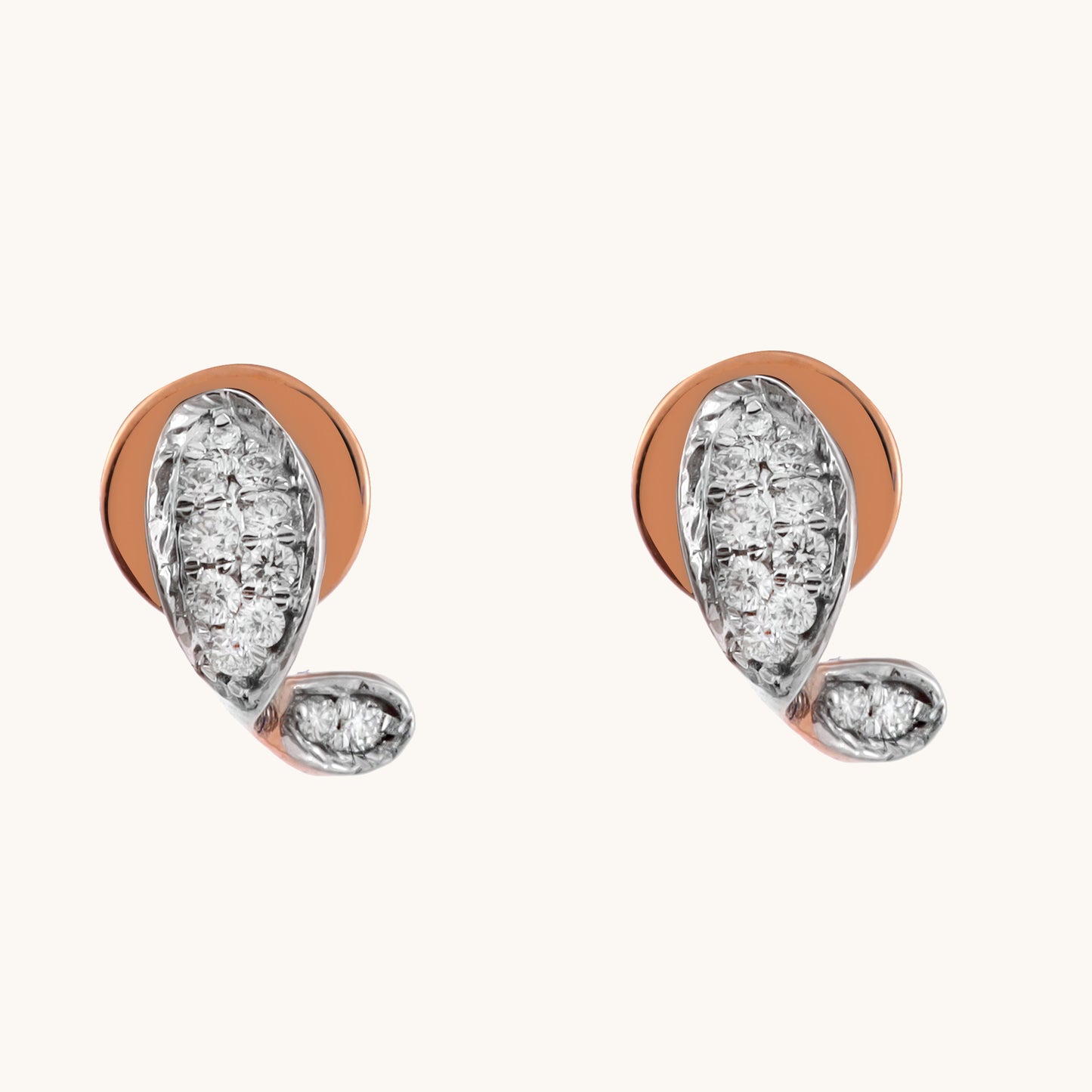 Fly Diamond Set in 18kt gold with IGI certified diamonds – minimal, BIS hallmarked jewellery set.