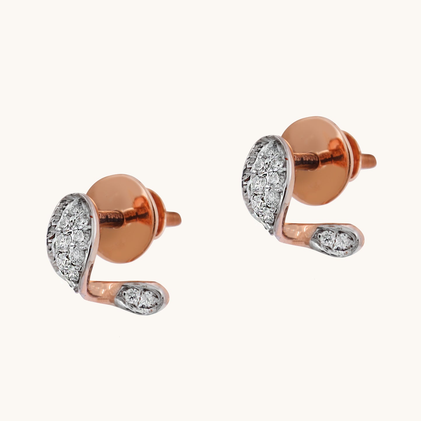 Fly Diamond Set in 18kt gold with IGI certified diamonds – minimal, BIS hallmarked jewellery set.