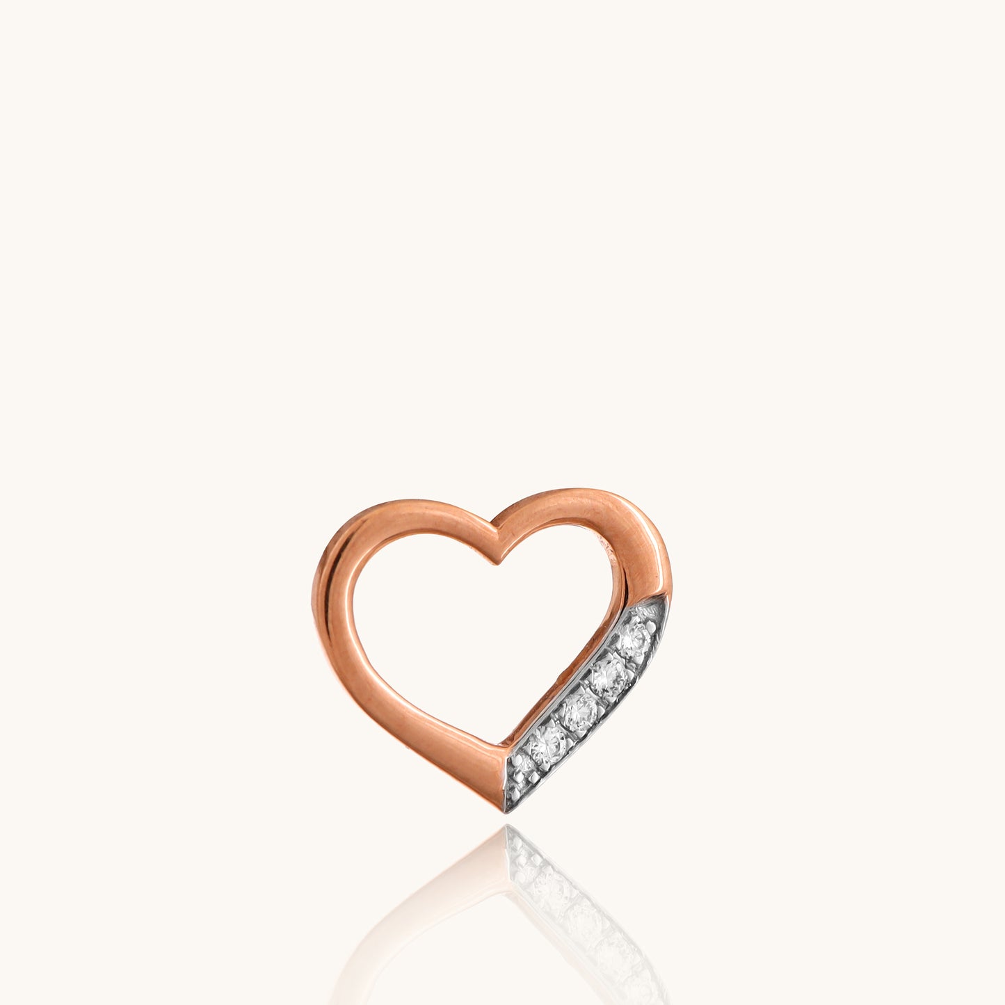Heart-shaped pendant in 18kt gold with a sparkling IGI-certified diamond, ideal for affordable diamond jewelry or everyday wear under ₹15,000.
