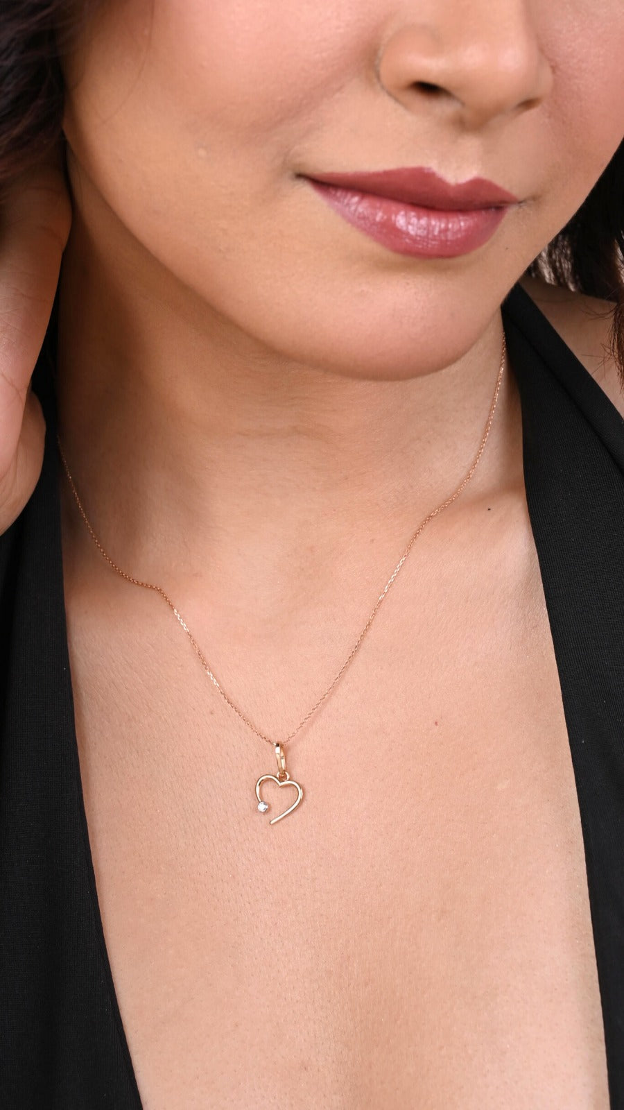 Open Heart Diamond Pendant in 18kt gold with VVS diamonds; BIS-certified minimalist gift for her under 15,000!