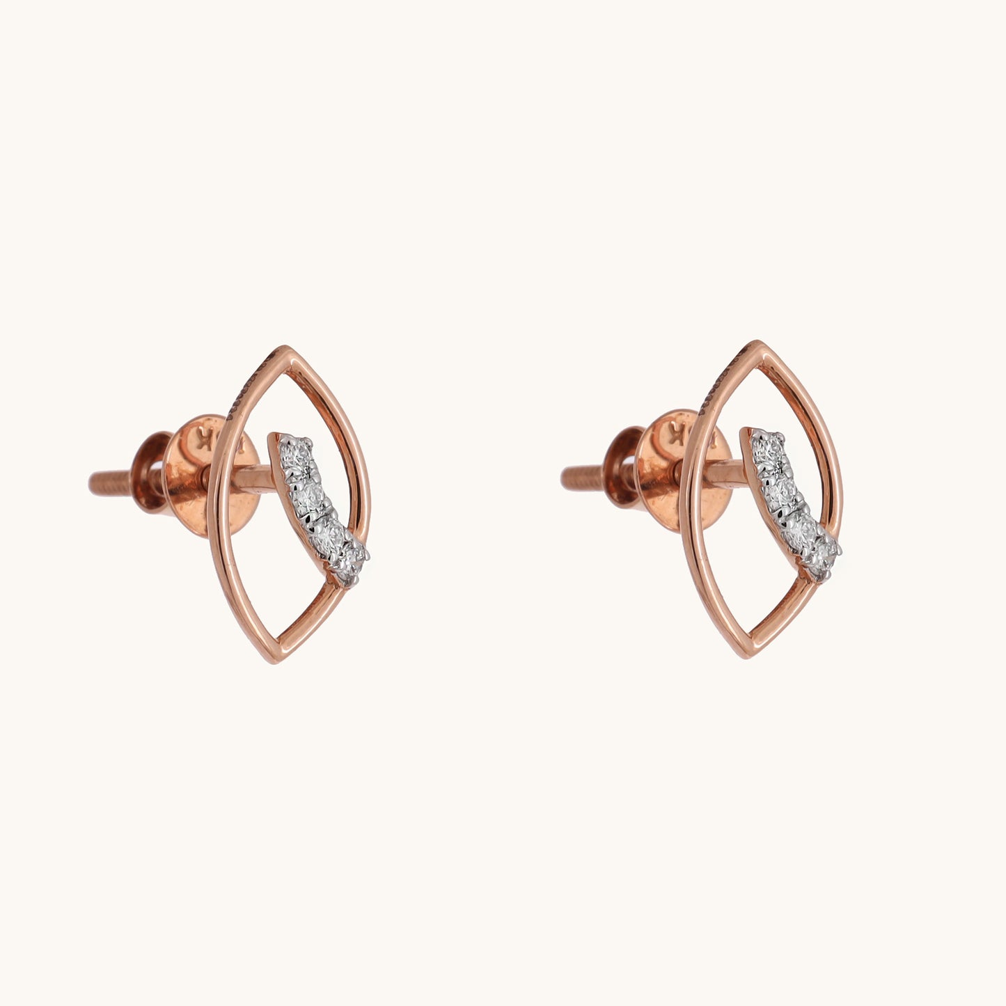 Ovoid diamond earring in 18kt gold, featuring IGI-certified VVS diamonds, ideal for everyday wear and luxury gifting under Rs. 20,000.