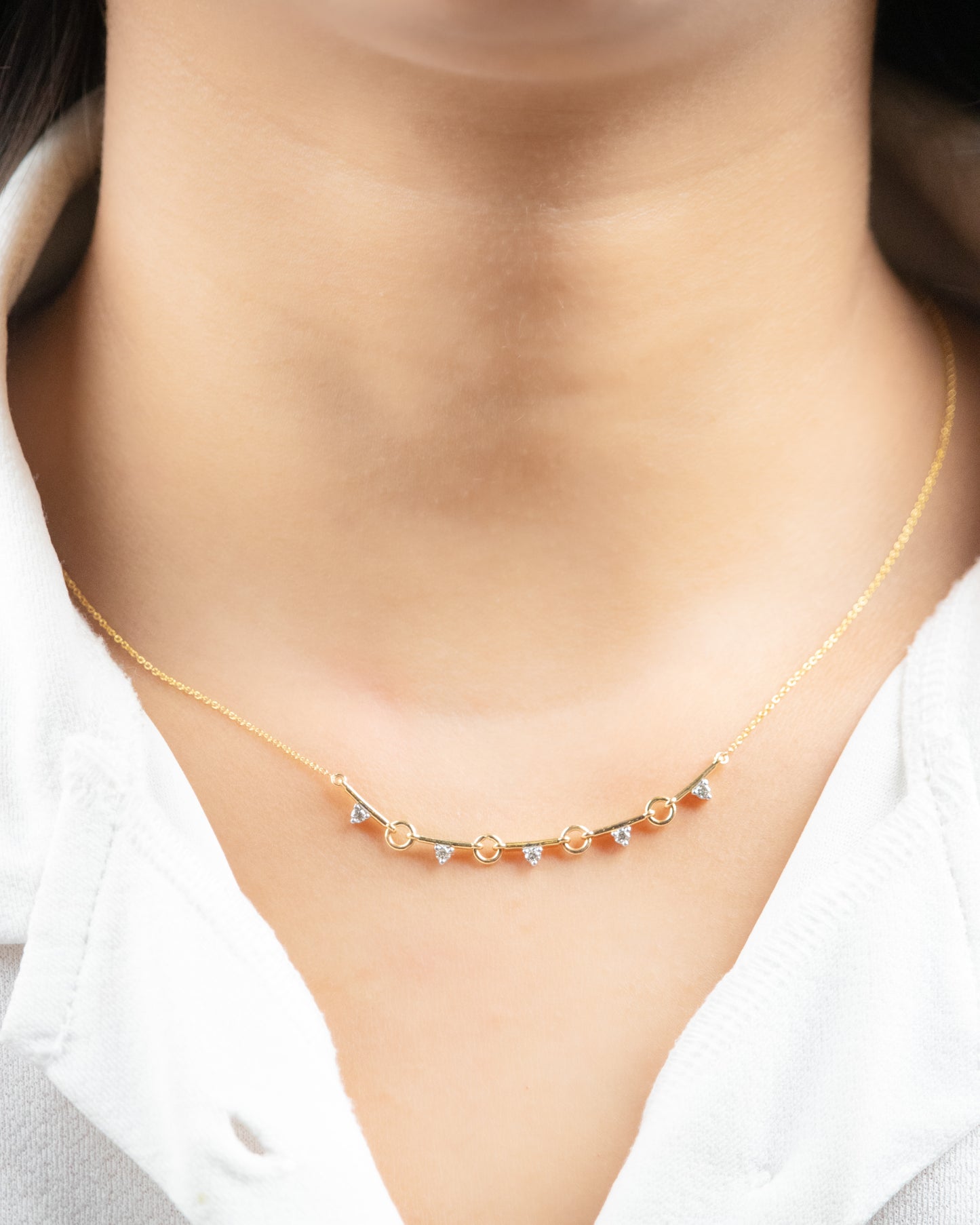 Dainty Diamond Necklace in 18kt gold with IGI-certified VVS diamonds by Caratly Jewelry – a perfect BIS-hallmarked luxury gift or everyday wear under ₹30,000.