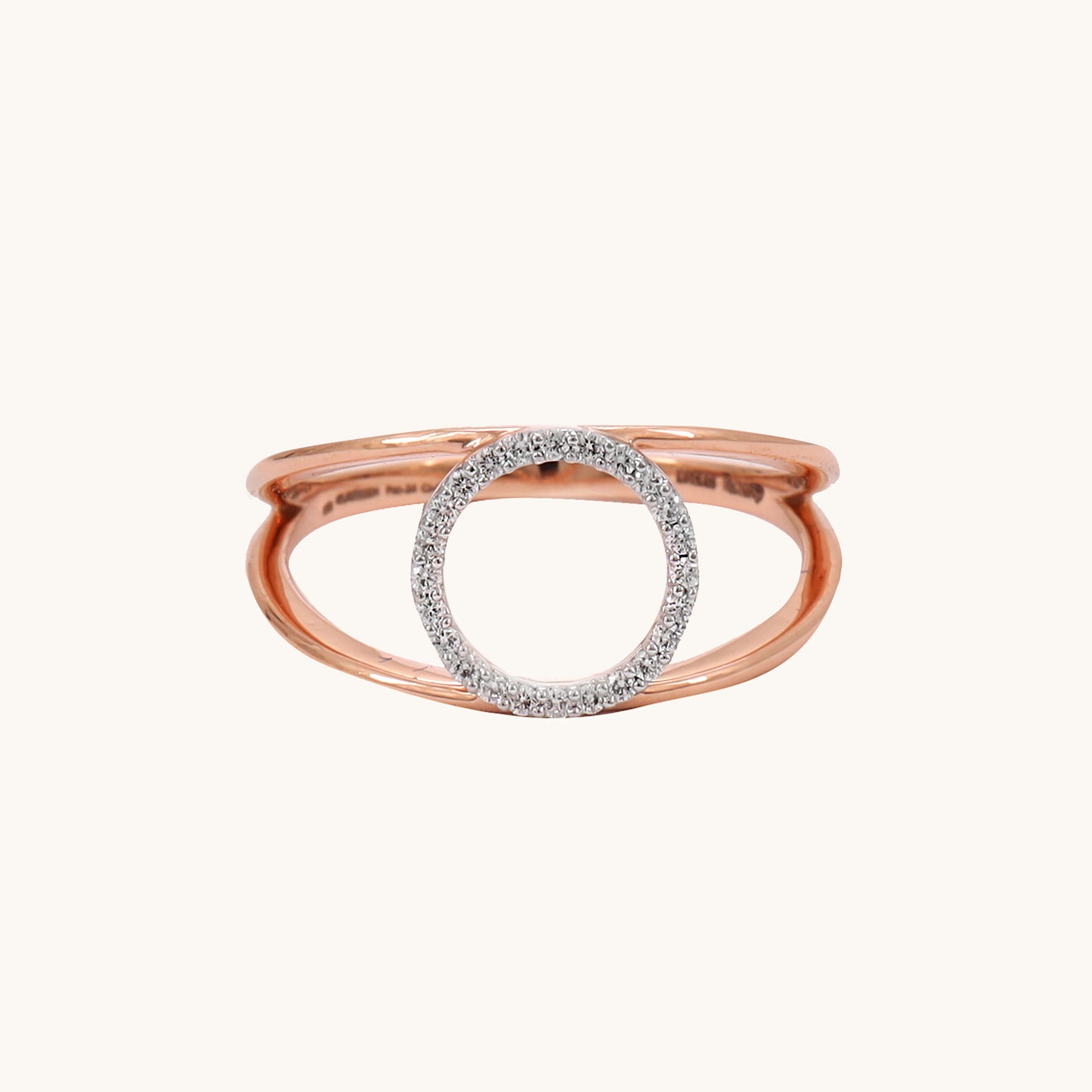 Caratly Diamond Circle Ring in 18kt gold with IGI certified VVS diamonds. Luxury jewelry for women, perfect for everyday wear and special occasions. Ideal gift under 30k.
