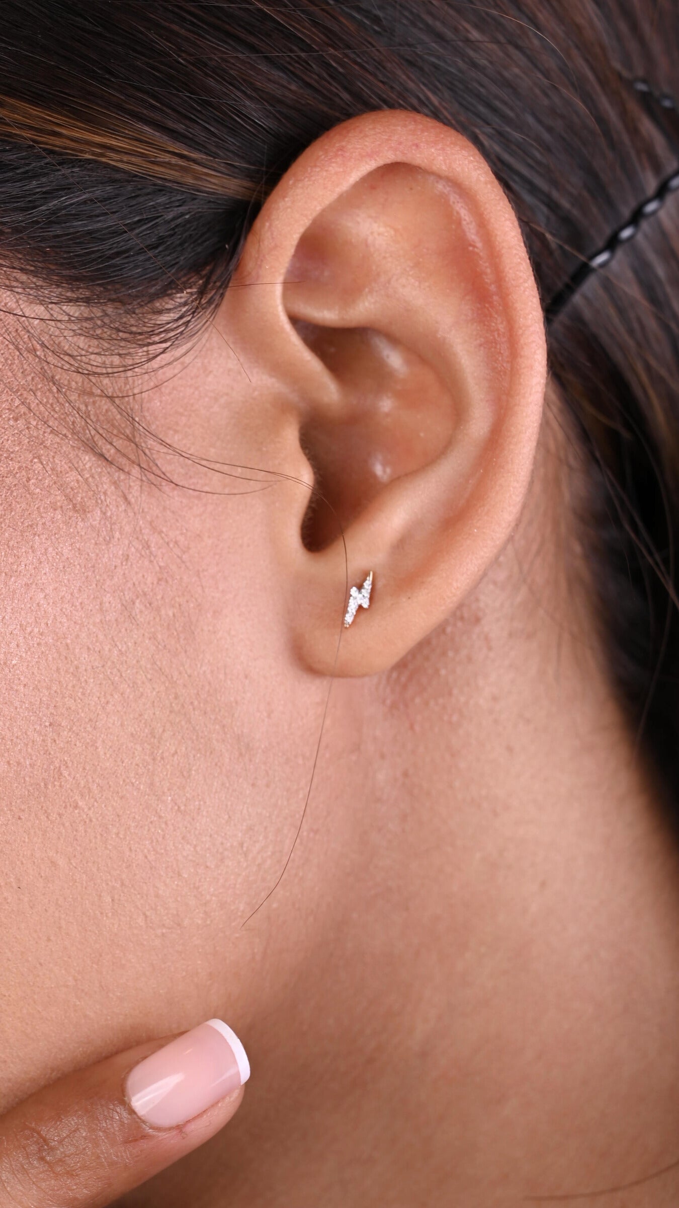 Flash Diamond Earrings in 18kt gold with natural VVS diamonds, certified BIS jewelry gift for her under 15k