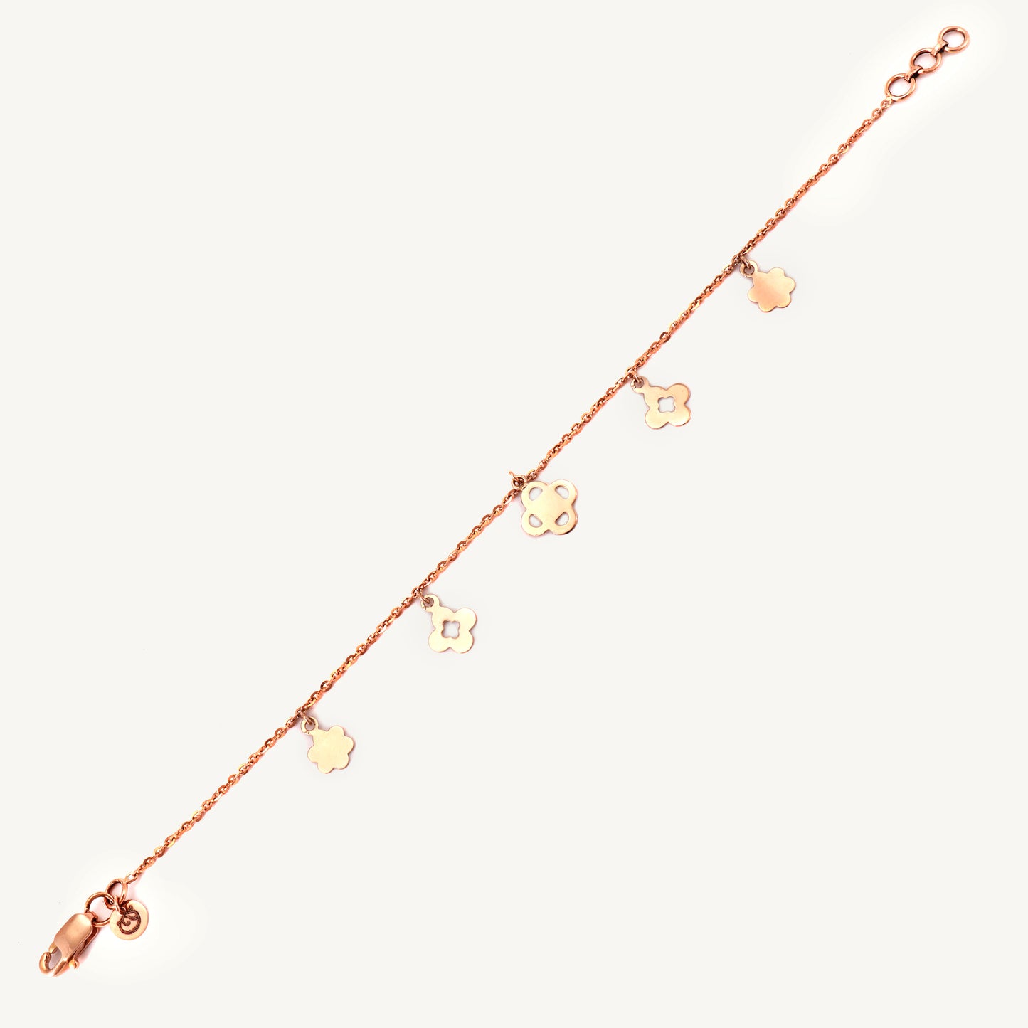 18kt gold floret bracelet. Fine jewellery under ₹30,000. Chic, floral, gift-worthy.