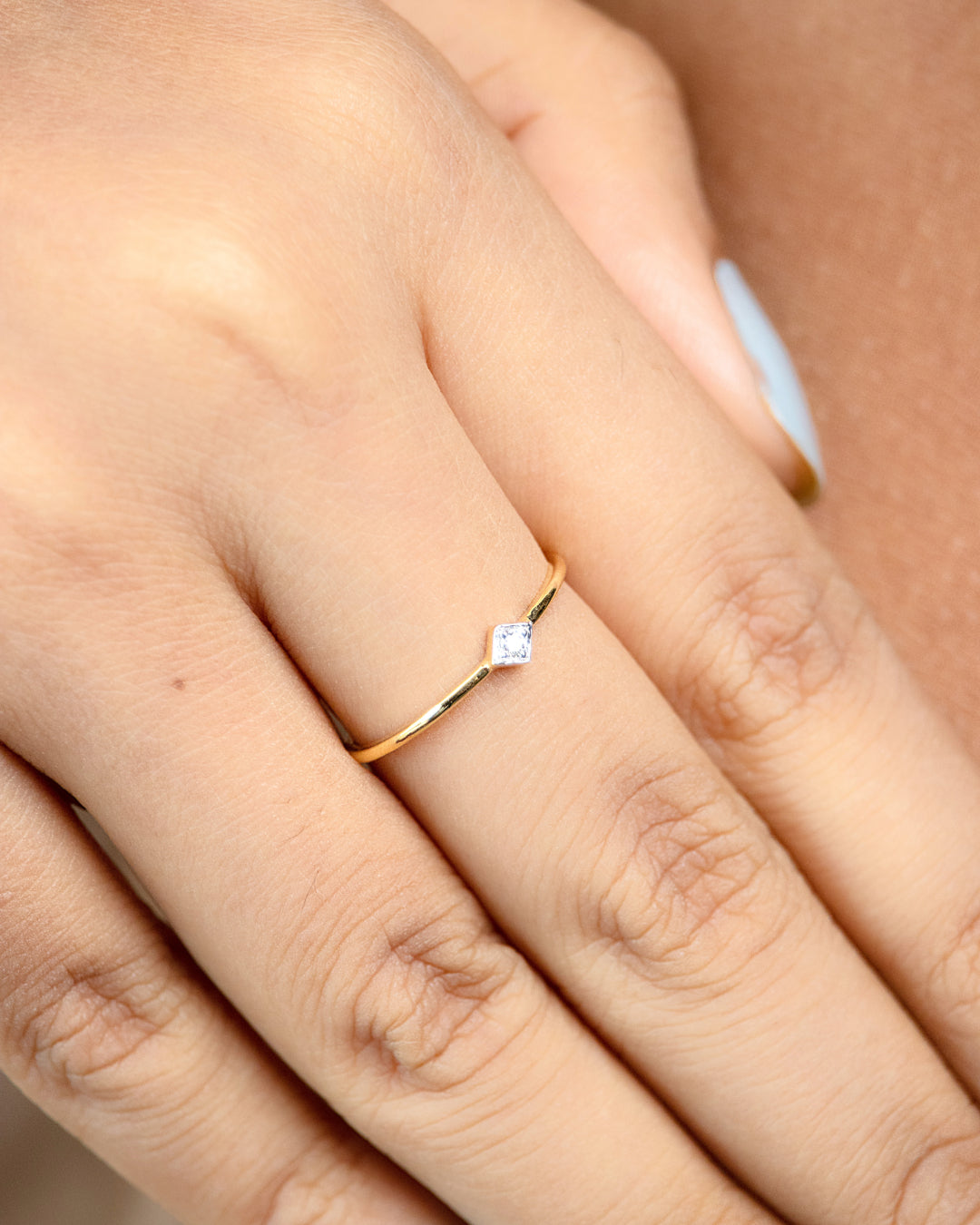 Enhance your everyday elegance with our exquisite 18kt Gold Diamond Basic Ring. Crafted for daily wear for Women. Elevate your workwear edit effortlessly or indulge in gifting ideas for her with this affordable yet luxurious addition to our under 10,000 collections.
