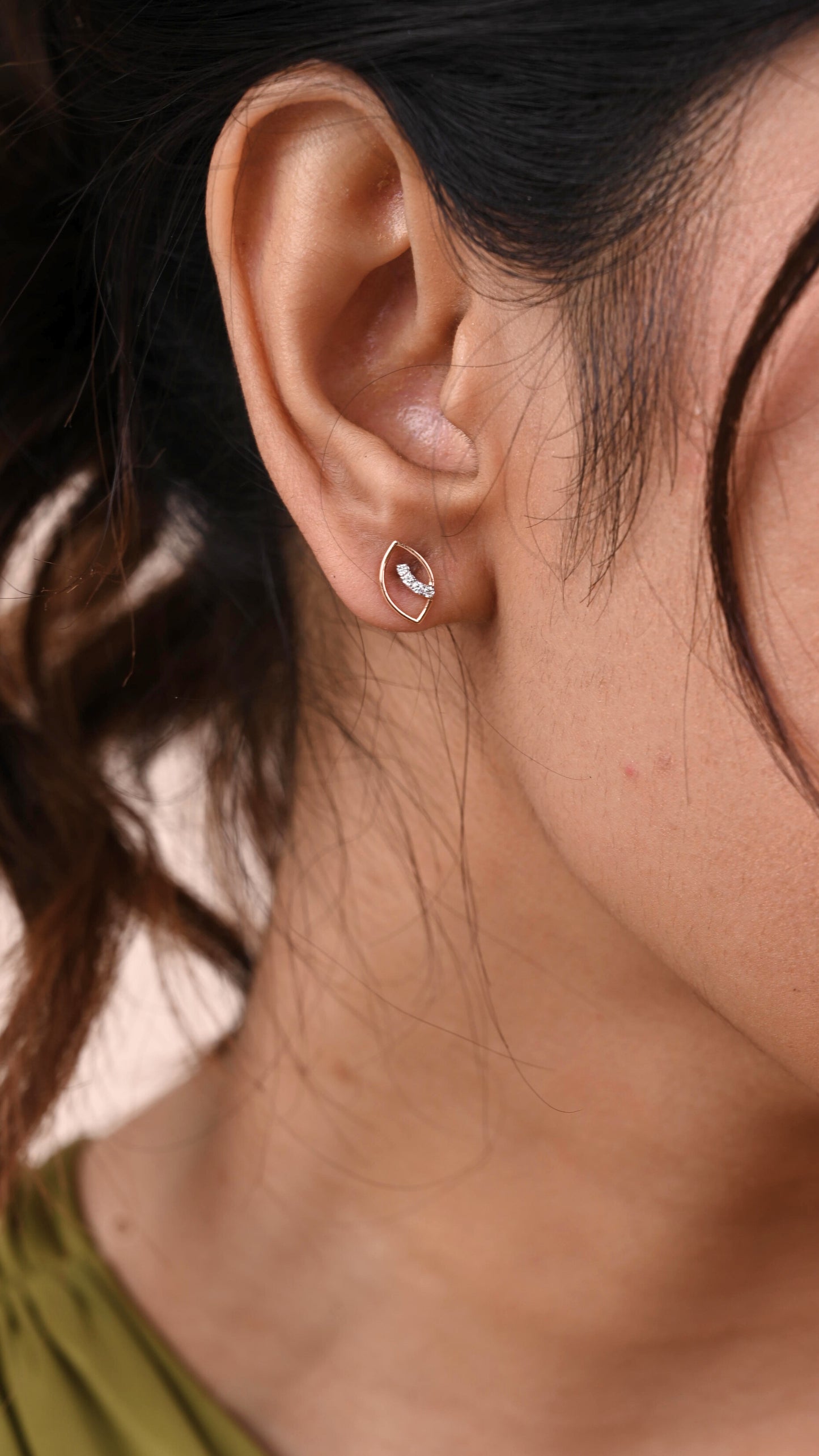 Ovoid Diamond Earring