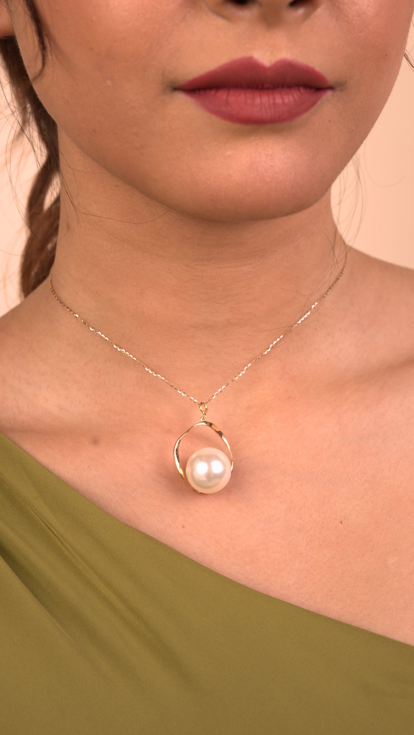 Pearl Curvy Pendant in 18kt gold with pearls certified BIS jewelry online gift for her under 25,000
