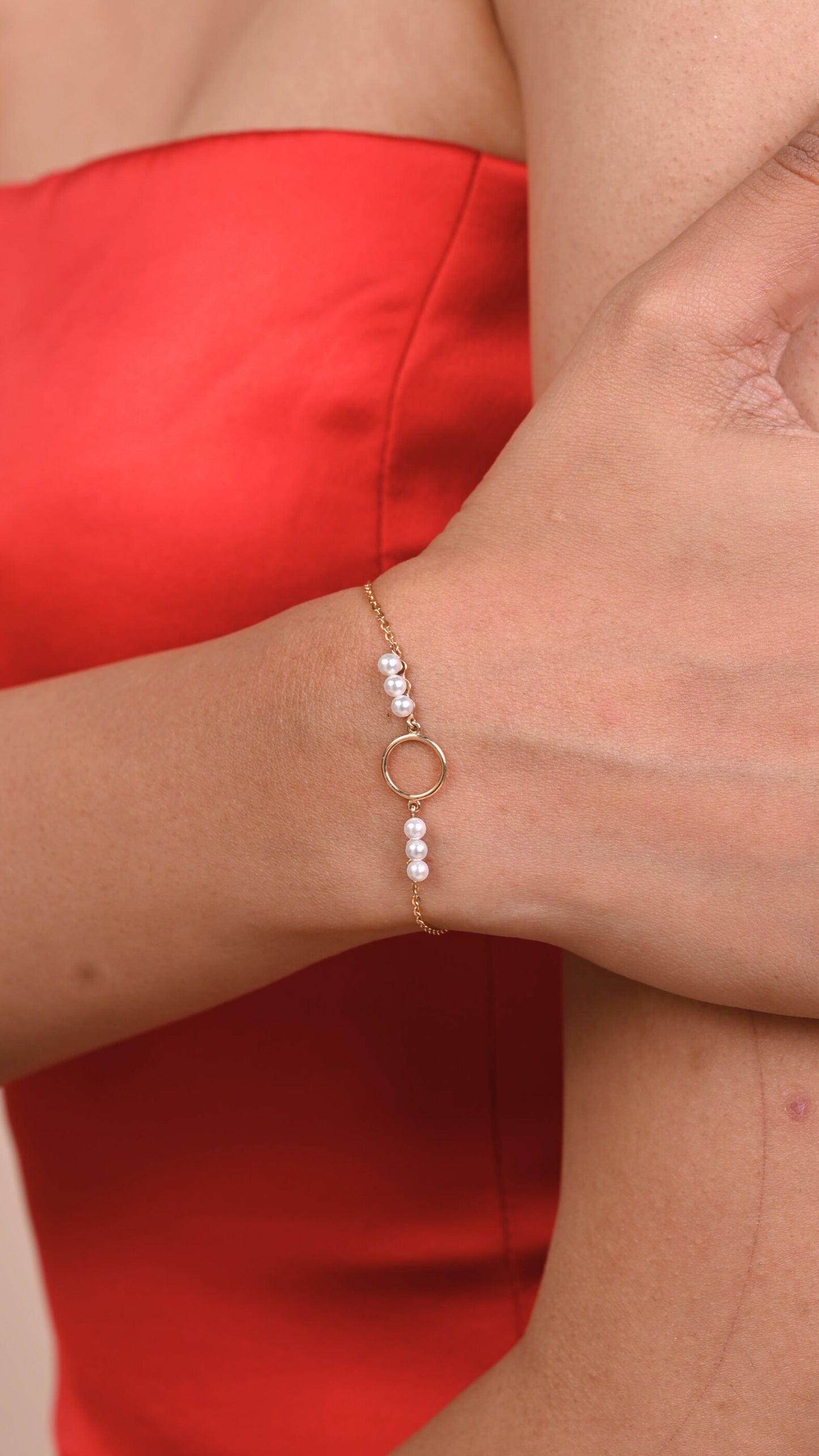 Pearl Gold Bracelet in 18kt gold with pearls; certified BIS minimalist jewelry gift for her under 20k
