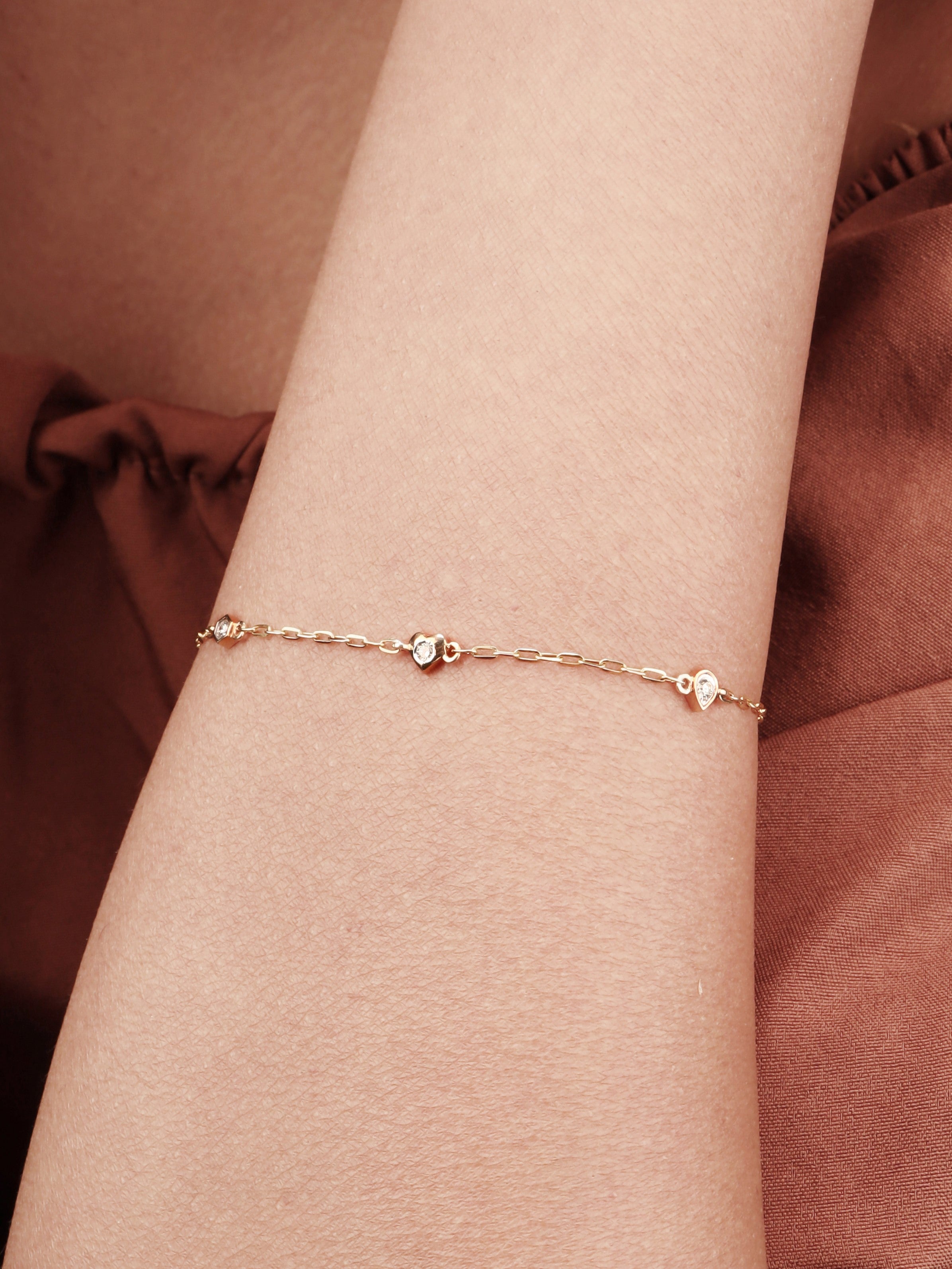 Bracelets: Buy Trendy Gold & Diamond Bracelet for Women Online | Mia By  Tanishq