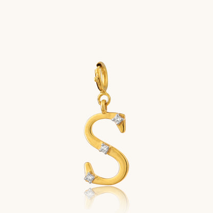 Discover timeless elegance with our 18 kt S Diamond Pendant from the Spring Edit collection, priced under 10,000. This exquisite jewelry piece is crafted to perfection, radiating sophistication and grace. Whether for a special occasion or everyday wear, it serves as a meaningful symbol of love and appreciation.