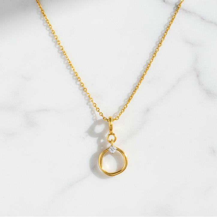 Curvy Circle Pendant