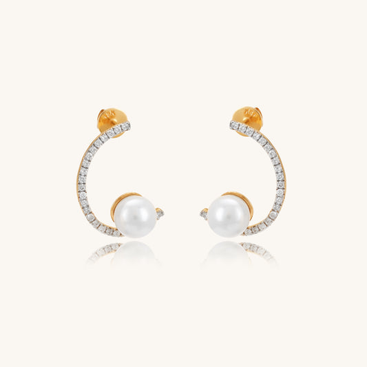 18kt Gold Pearl C Diamond Earring under Rs. 50,000. Ideal for daily wear for women, this gold jewellery earring is a perfect addition to every woman’s jewellery collection. A great gifting idea for her.