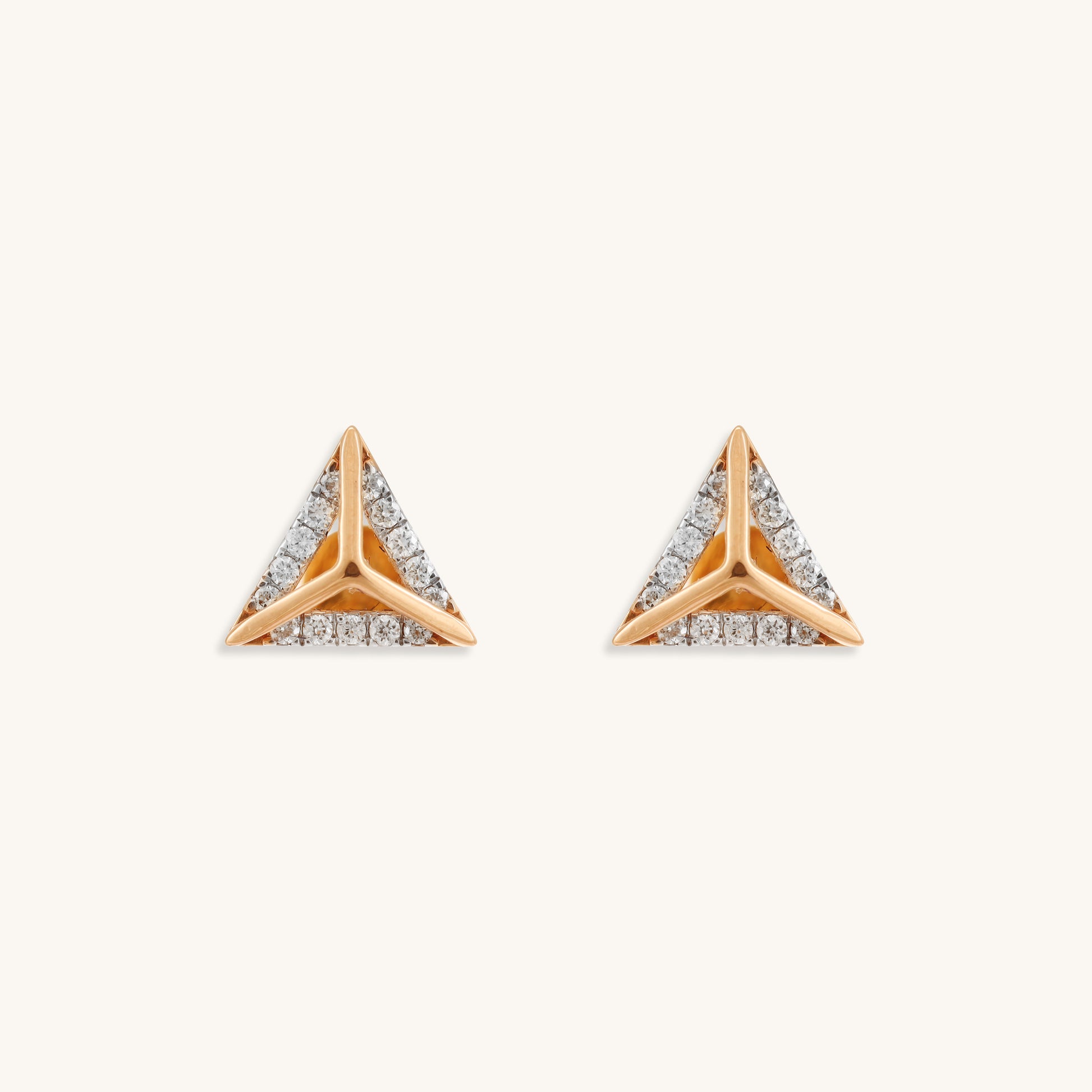 Adorn yourself with our Triangle Diamond Earrings made with 18kt gold for women. Gift these timeless jewellery to celebrate special occasions or simply to show your appreciation. Luxurious gifting option under Rs. 30,000.