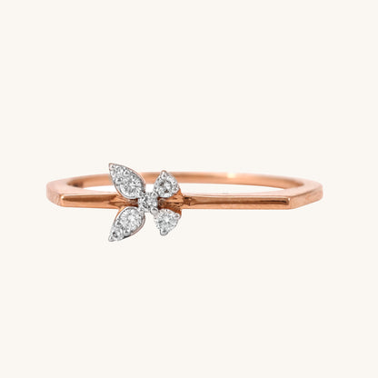 Elevate your everyday ensemble with our 18 kt Bloom in Diamond Ring, exuding timeless elegance. Perfect for everyday wear, it effortlessly transitions from casual to workwear, adding sophistication to any look. Ideal for gifting, it's a must-have from our Under 30,000 collection. 