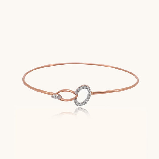 Oval diamond bracelet in 18kt gold with IGI-certified VVS diamonds, perfect for everyday elegance or gifting under Rs. 50,000.