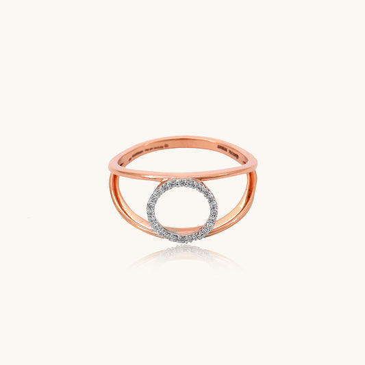 Caratly Diamond Circle Ring in 18kt gold with IGI certified VVS diamonds. Luxury jewelry for women, perfect for everyday wear and special occasions. Ideal gift under 30k.