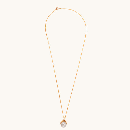 18kt gold Pearl Pop Necklace—stylish fine jewellery under ₹50,000 for women.