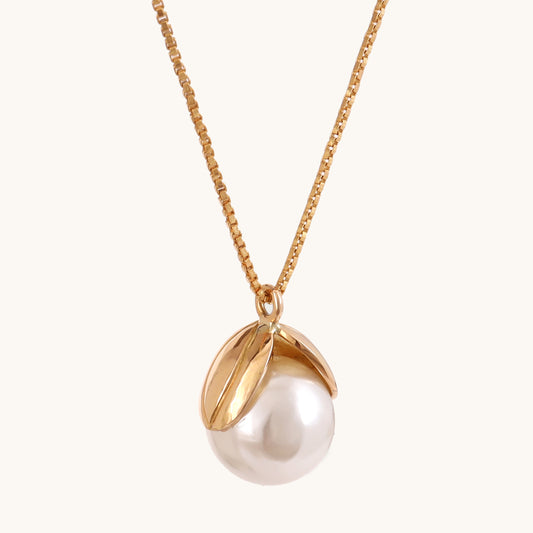 18kt gold Pearl Pop Necklace—stylish fine jewellery under ₹50,000 for women.