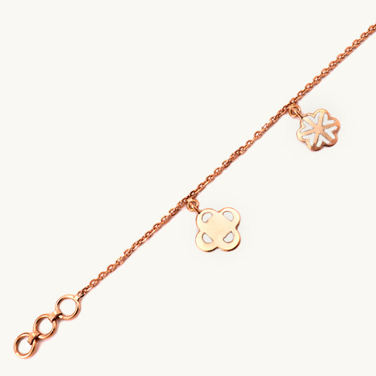 18kt gold charm bracelet. Fine jewellery under ₹30,000. Chic, radiant, gift-worthy.
