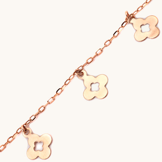 18kt gold minimal bracelet. Fine jewellery under ₹30,000. Sleek, chic, gift-worthy.