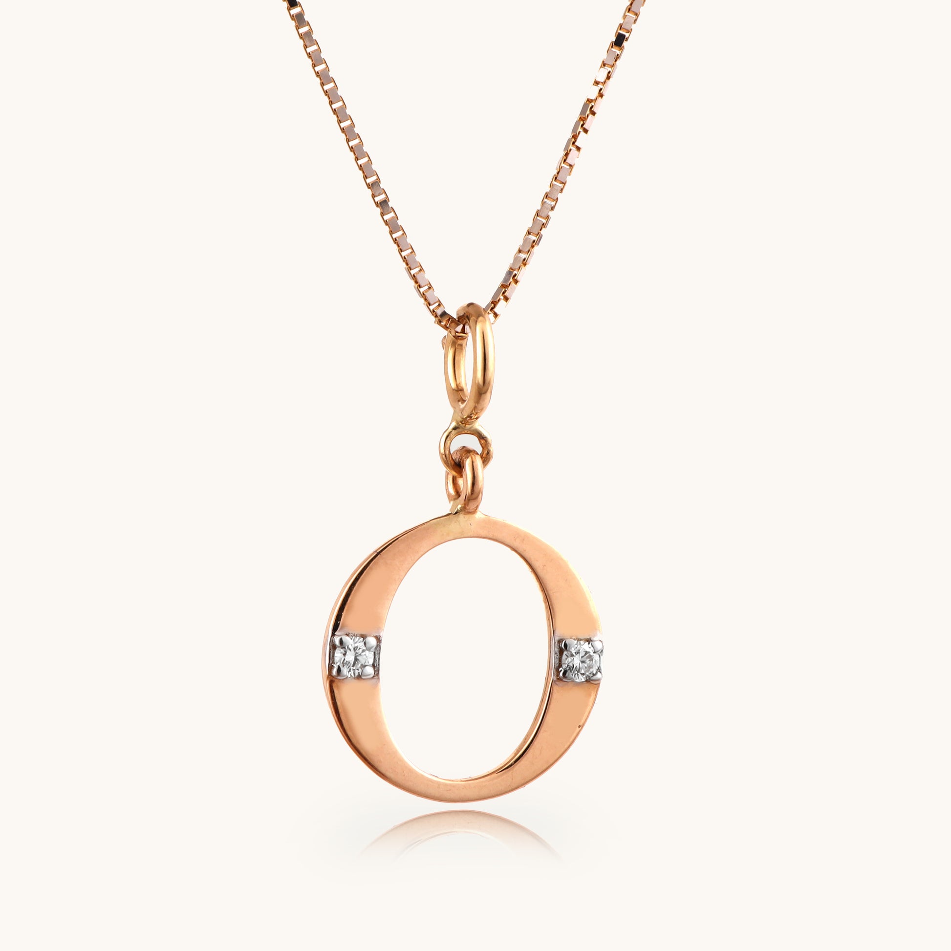 18kt gold "O" initial pendant with natural diamonds—personalized fine jewellery under ₹15,000.