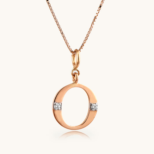 18kt gold "O" initial pendant with natural diamonds—personalized fine jewellery under ₹15,000.