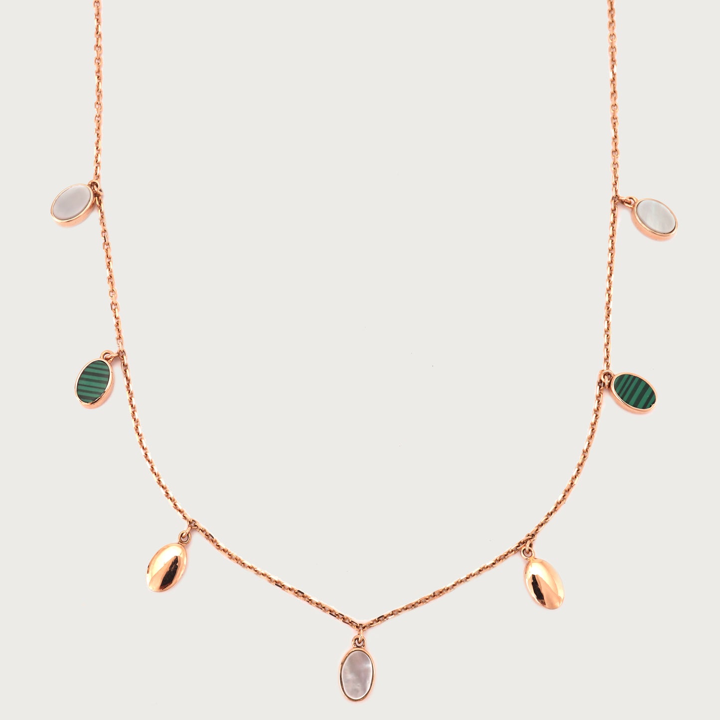 18kt gold drop necklace. Fine jewellery under ₹80,000. Chic, graceful, gift-worthy.