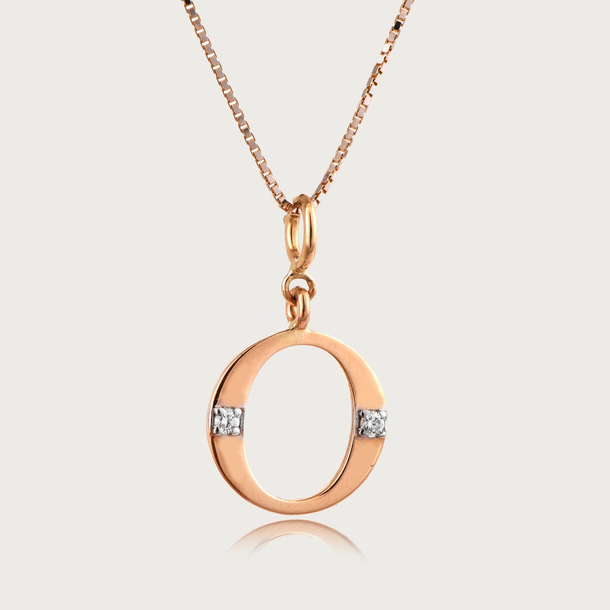 18kt gold "O" initial pendant with natural diamonds—personalized fine jewellery under ₹15,000.