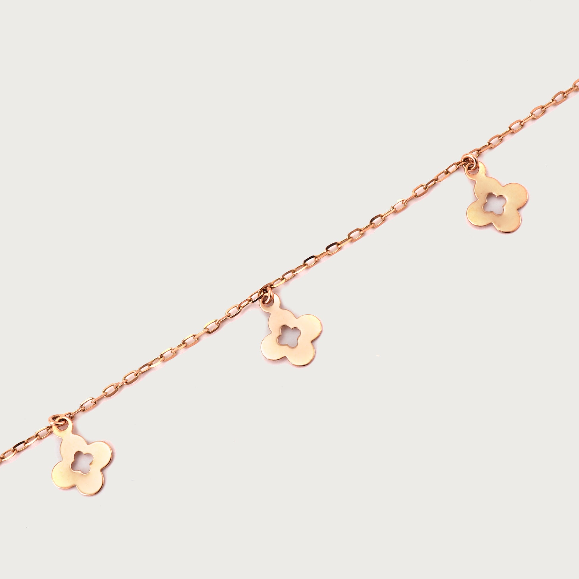 18kt gold minimal bracelet. Fine jewellery under ₹30,000. Sleek, chic, gift-worthy.