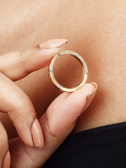 18kt Gold Band Diamond Ring with IGI-certified VVS diamonds from Caratly Jewelry, a timeless piece for everyday luxury and ideal for gifting under Rs. 30k.