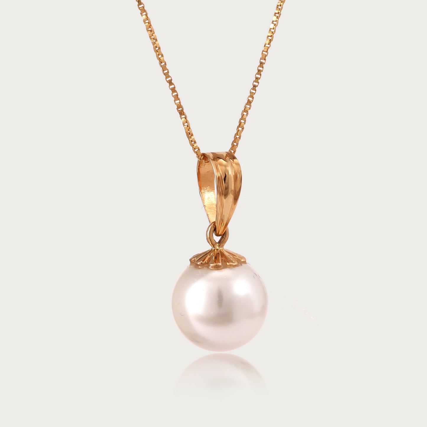 Classic Pearl Pendant in 18kt gold —elegant fine jewellery under ₹15,000.
