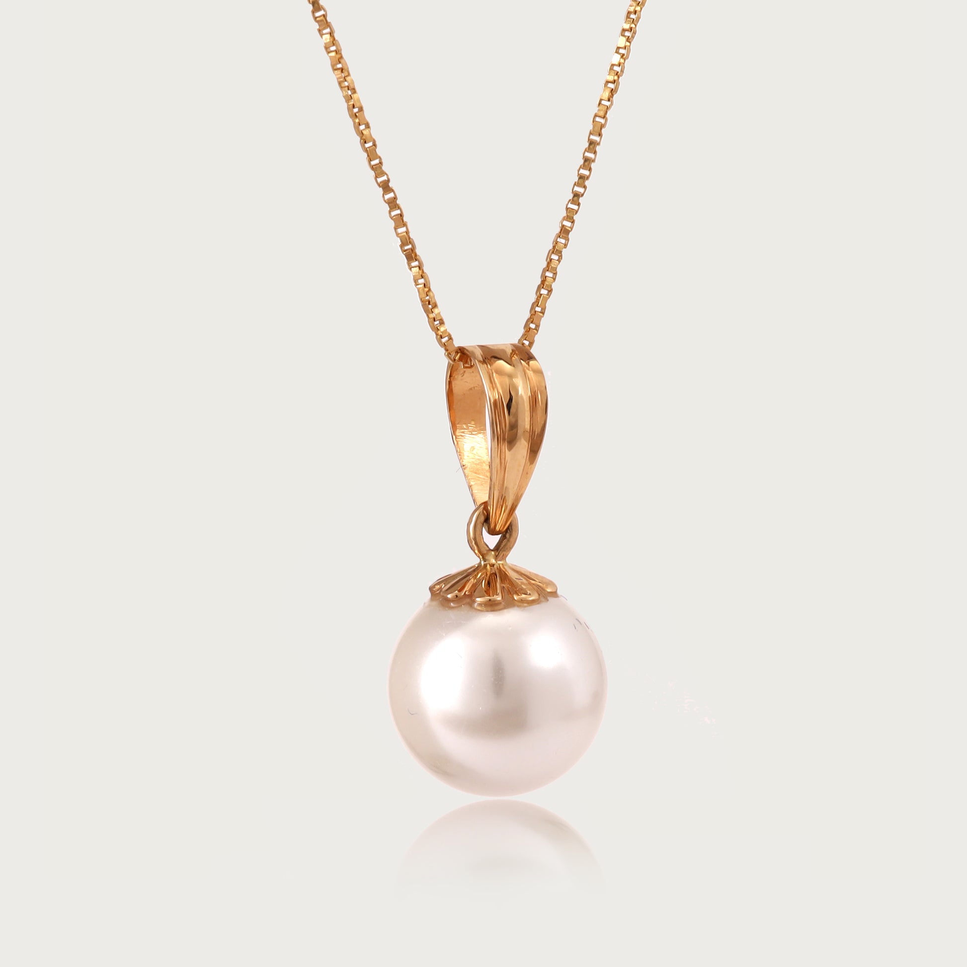 Classic Pearl Pendant in 18kt gold —elegant fine jewellery under ₹15,000.