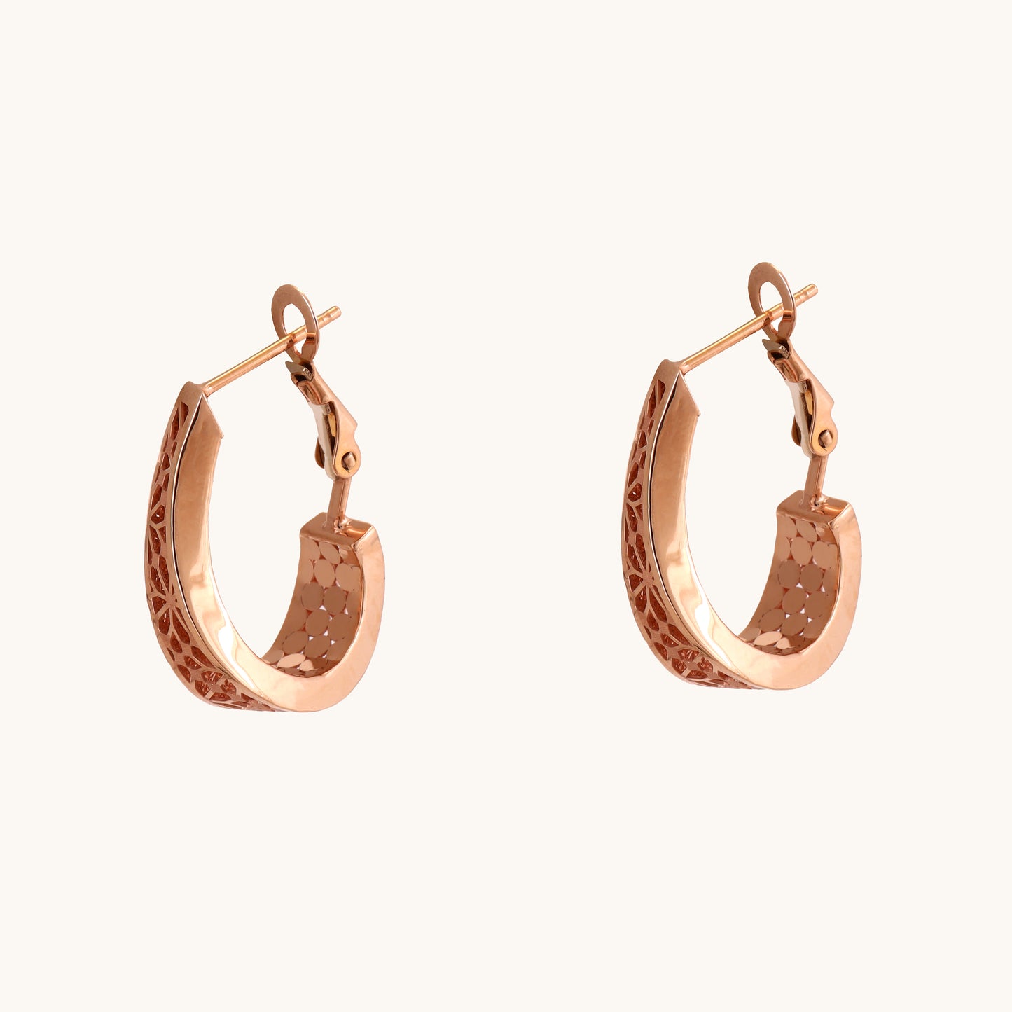 Curved Gold Earrings in 18kt gold—luxury fine jewellery under ₹50,000.