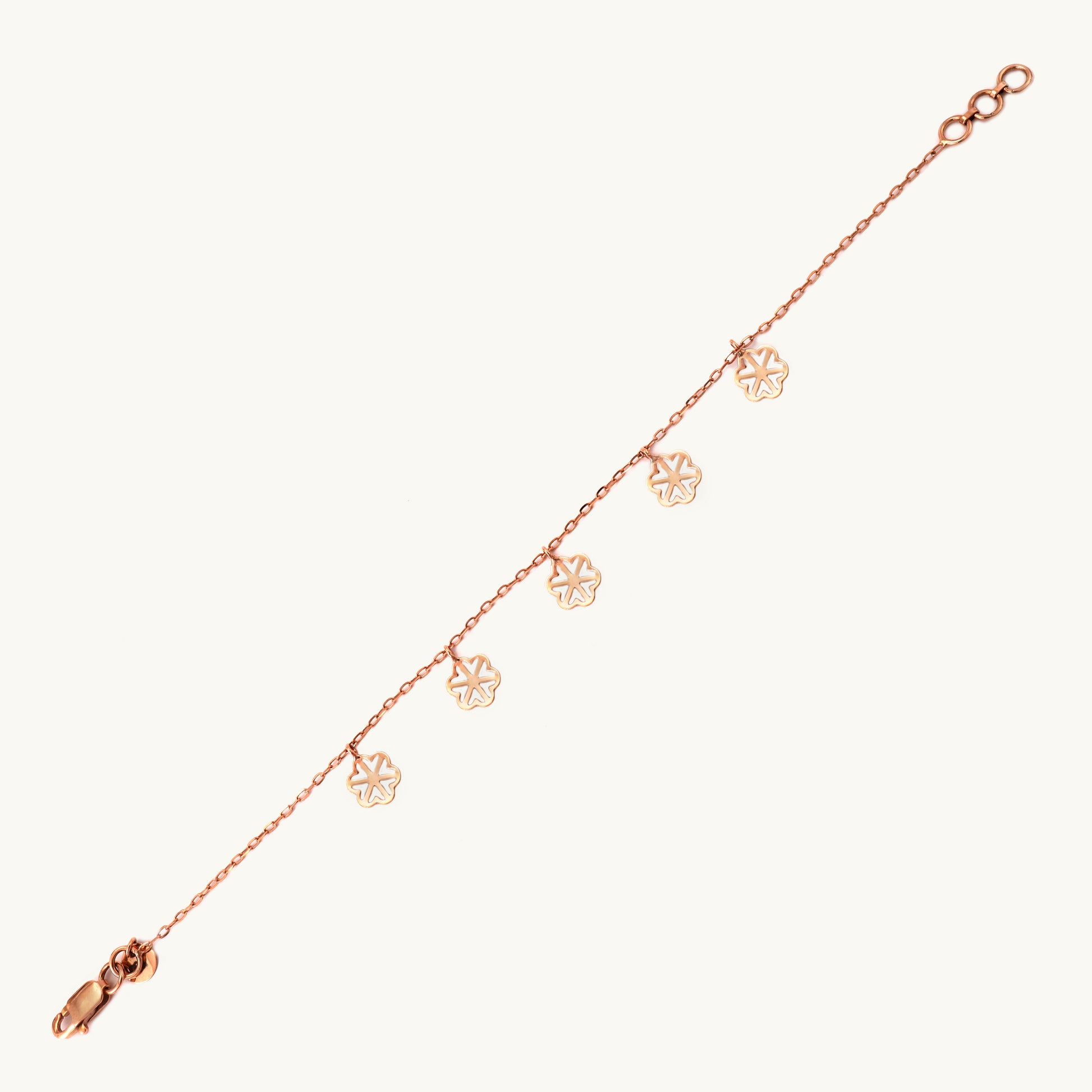 18kt gold floral bracelet. Fine jewellery under ₹30,000. Chic, timeless, gift-worthy.