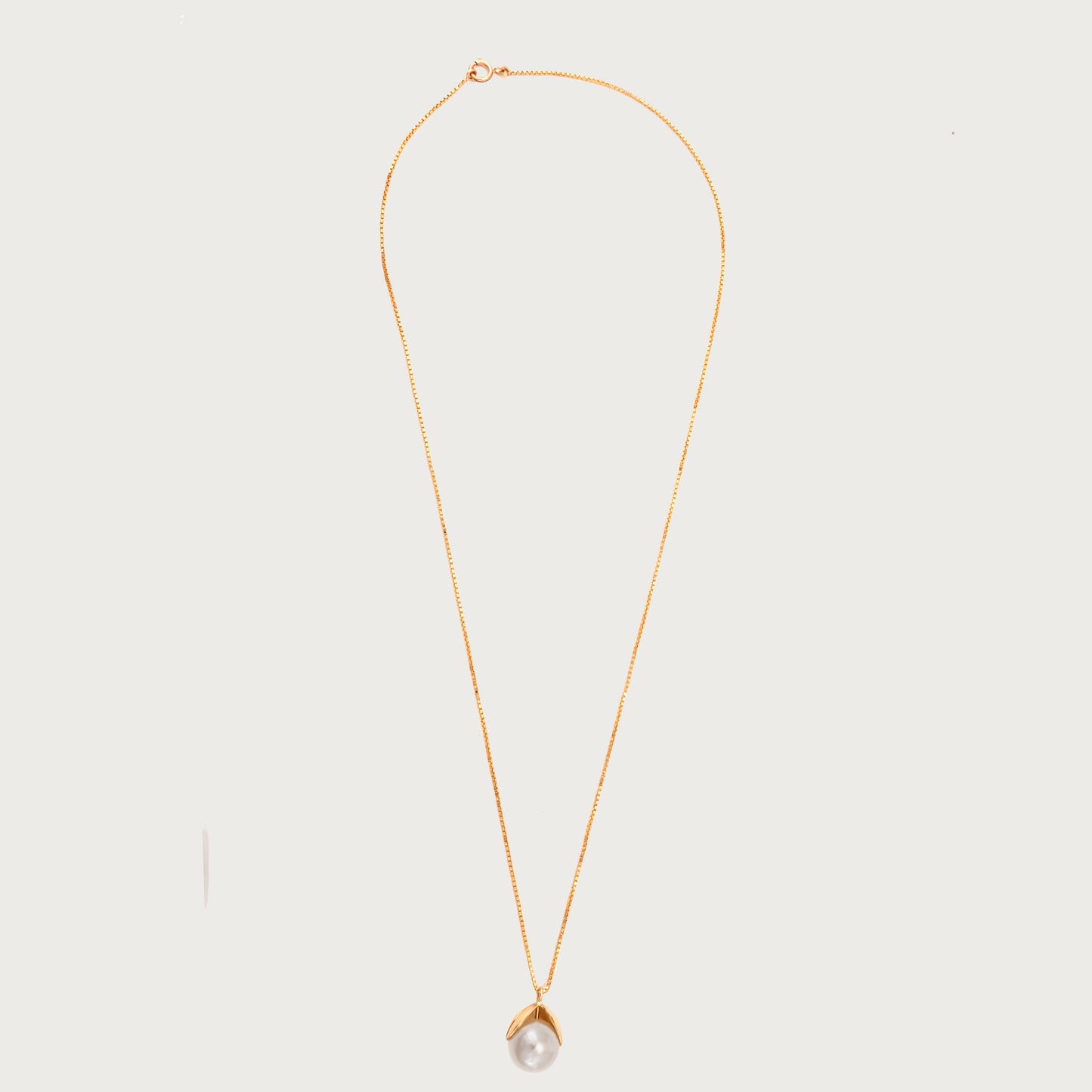 18kt gold Pearl Pop Necklace—stylish fine jewellery under ₹50,000 for women.