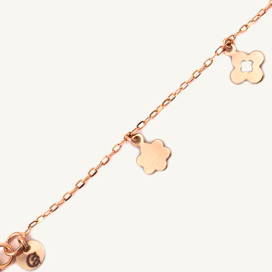 18kt gold petal bracelet. Floral fine jewellery under ₹30,000. Chic and timeless gifts for her.