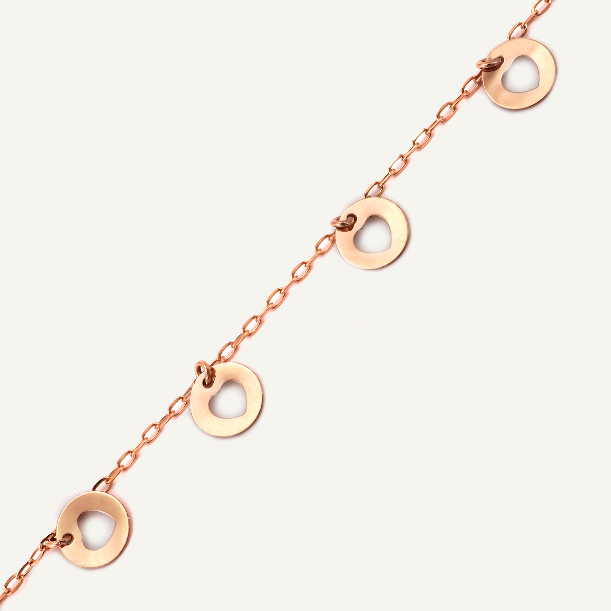 18kt gold heart bracelet. Elegant fine jewellery under ₹30,000. Chic & gift-worthy for her.